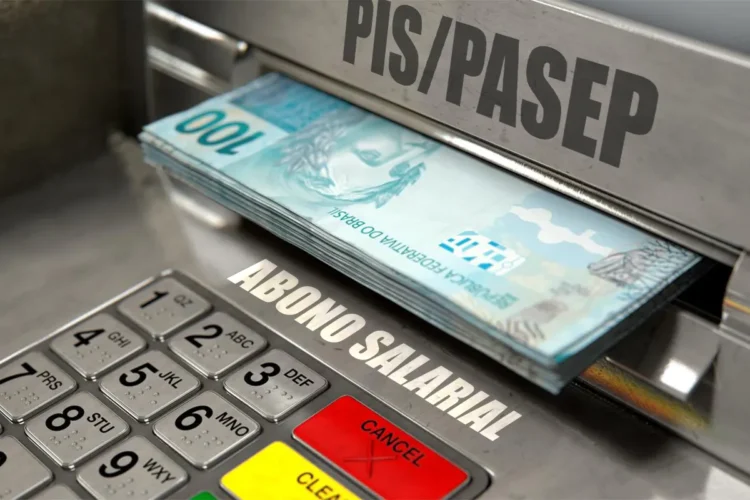Saque de R$ 1.621 do PIS/Pasep: nascidos em fevereiro podem retirar agora em março 1 Nota de R$ 100 visível em caixa eletrônico com a etiqueta de saque PIS/Pasep, relacionados ao pagamento de R$ 1.621 para nascidos em fevereiro.
