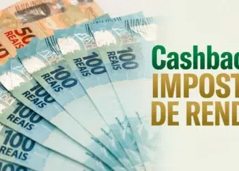 Notas de 50 e 100 reais ilustrando o cashback do Imposto de Renda 2026 anunciado pela Receita Federal para milhões de contribuintes
