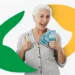 Idosa sorrindo segurando dinheiro, representando o pagamento dos benefícios do INSS referente ao calendário de março.